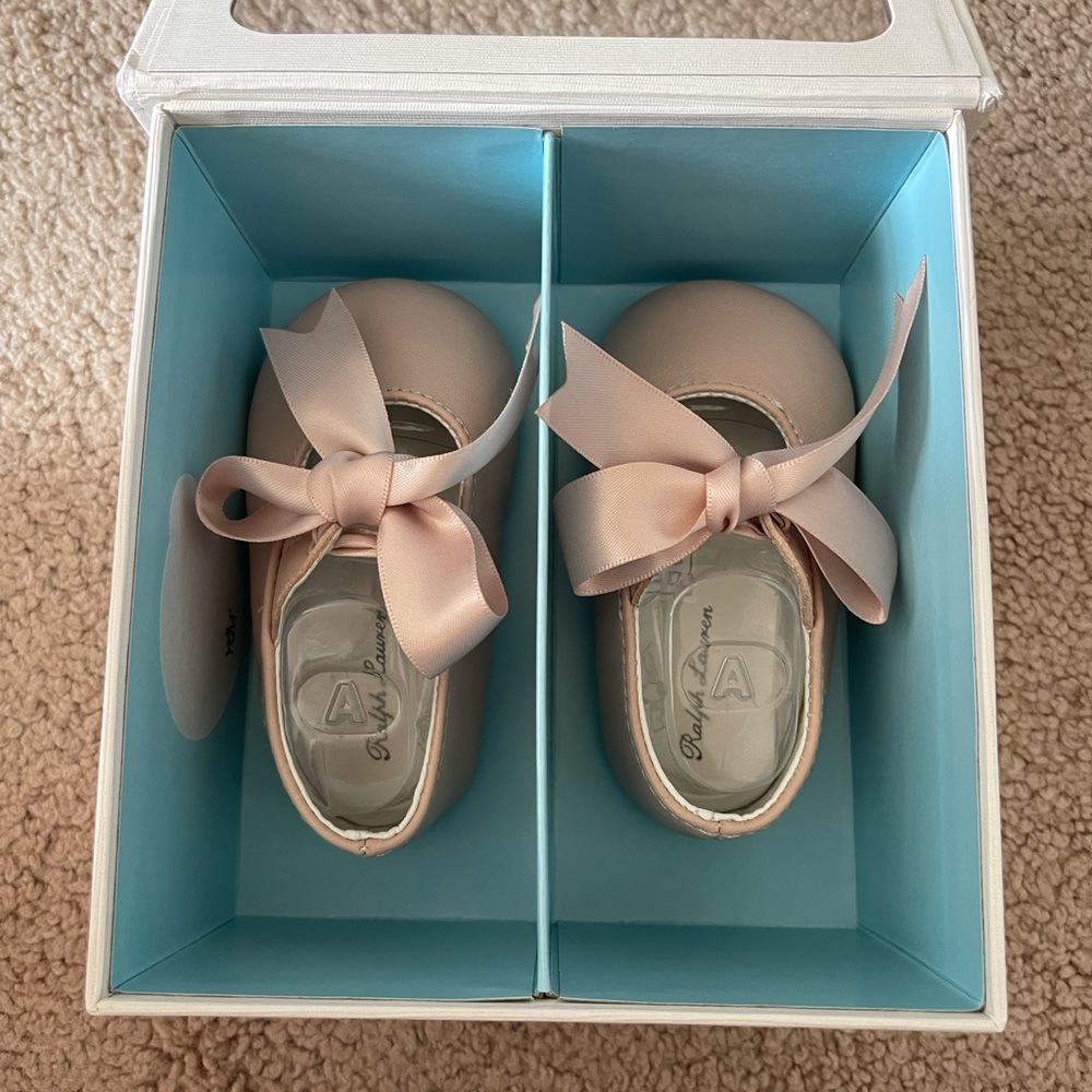 Pink leather infant/toddler shoes